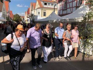 Gute Laune bei den Gästen auf dem 40. Gerlinger Straßenfest 2019