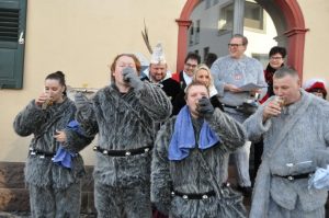 Trunk am Gerlinger Urbanbrunnen