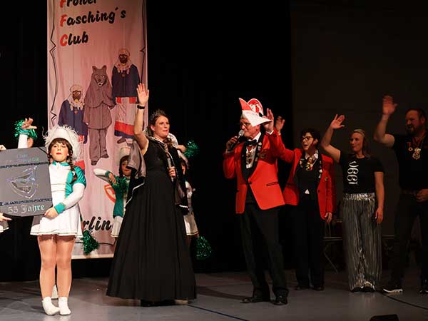 Prinzessin Nastassja I. die mit den Wölfen tanzt bei der Inthronisation 2025 in Gerlingen