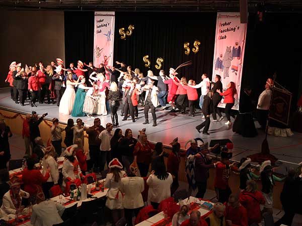 Sängerin Heike Wanner sorgt für tolle Stimmung auf der Gerlinger Inthronisation 2025